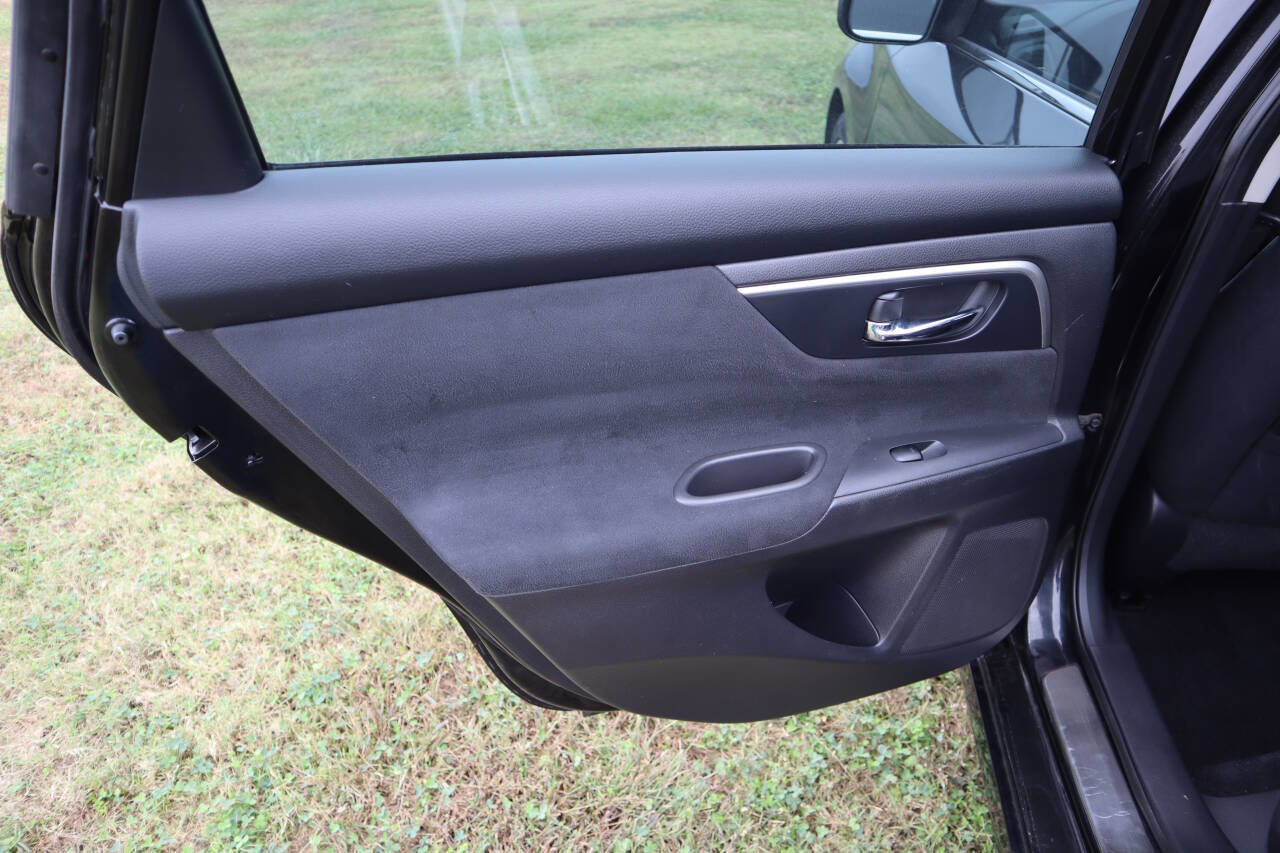 Used 2015 Nissan Altima 2.5 SV image 16