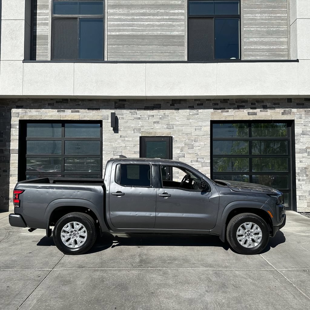 Used 2022 Nissan Frontier SV w/ Technology Package AWD/4WD image 2