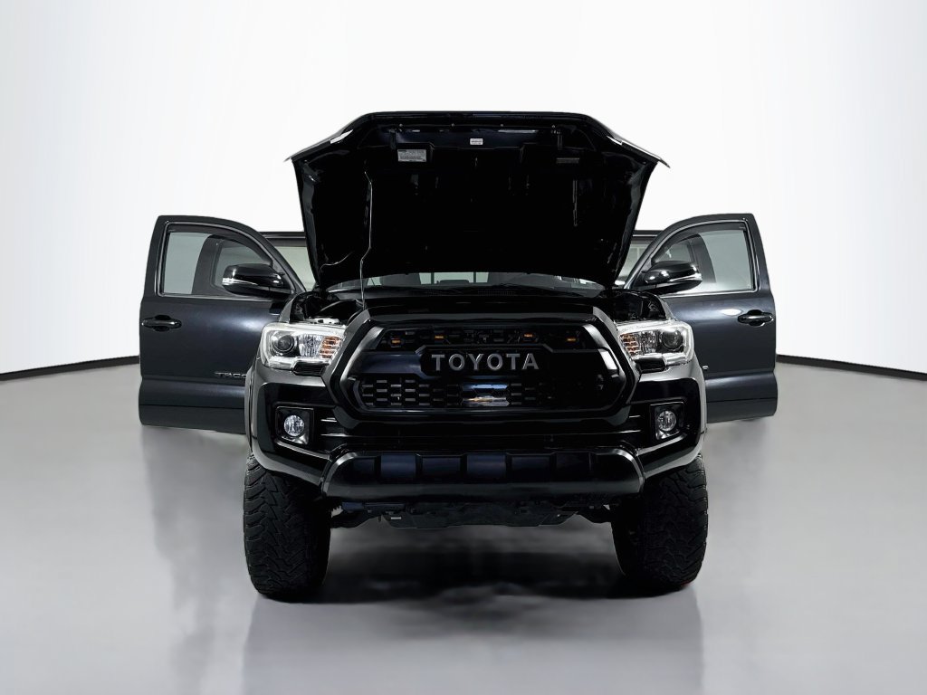 Used 2019 Toyota Tacoma TRD Sport AWD/4WD image 19