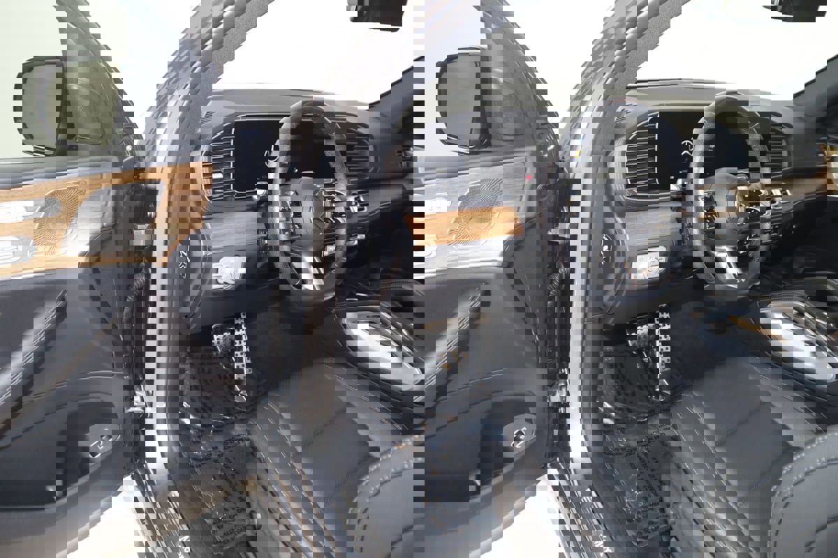 Used 2025 Mercedes-Benz GLS 450 4MATIC image 63