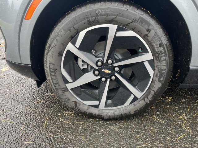 Certified 2025 Chevrolet Equinox EV LT w/ Convenience Package image 3