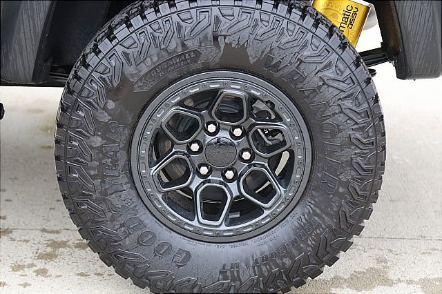 New 2024 Chevrolet Colorado ZR2 w/ ZR2 Bison Edition image 4