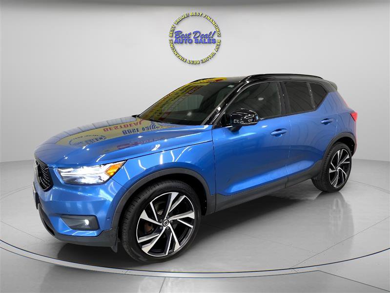 Used 2019 Volvo XC40 T5 R-Design image 3