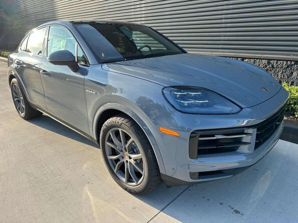 Certified 2026 Porsche Cayenne E-Hybrid Coupe AWD/4WD image 11