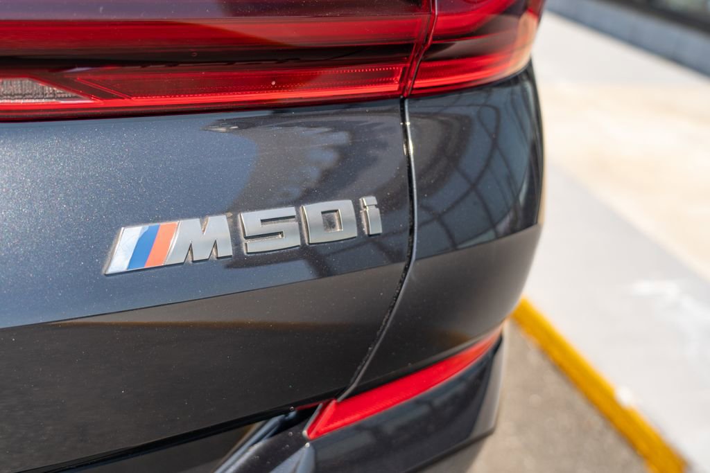 Used 2023 BMW X6 M50i w/ Executive Package image 6