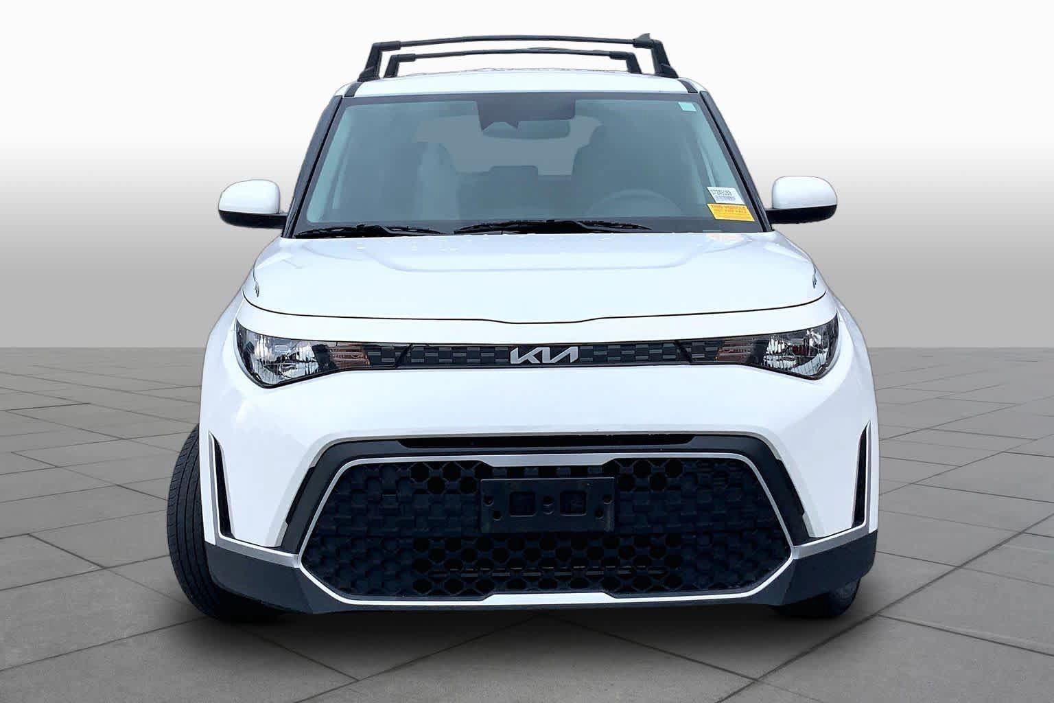 Used 2025 Kia Soul LX w/ LX Technology Package FWD image 4