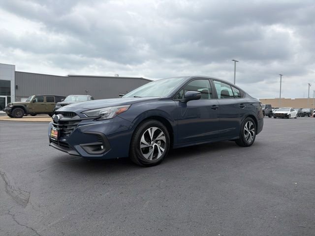 Used 2025 Subaru Legacy Premium AWD/4WD image 3