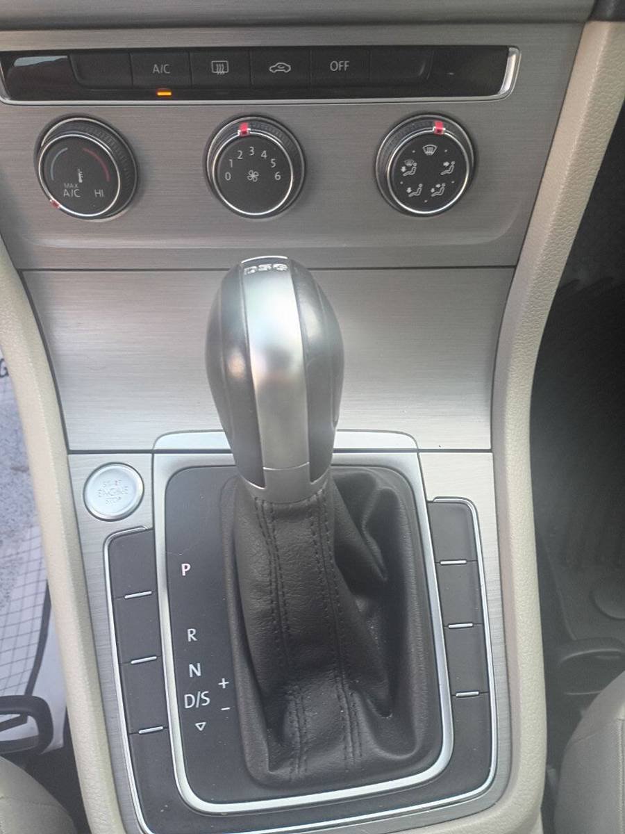 Used 2015 Volkswagen Golf TDI S FWD image 21