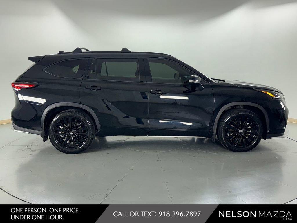 Used 2024 Toyota Highlander XSE FWD image 5