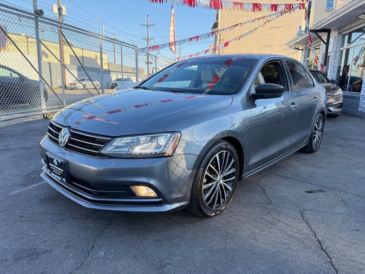 Used 2016 Volkswagen Jetta Sport w/ Lighting Package image 2