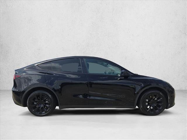 Used 2022 Tesla Model Y Long Range image 4
