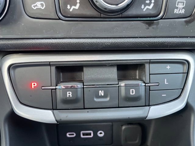 Used 2024 GMC Terrain SLE w/ Driver Convenience Package image 23