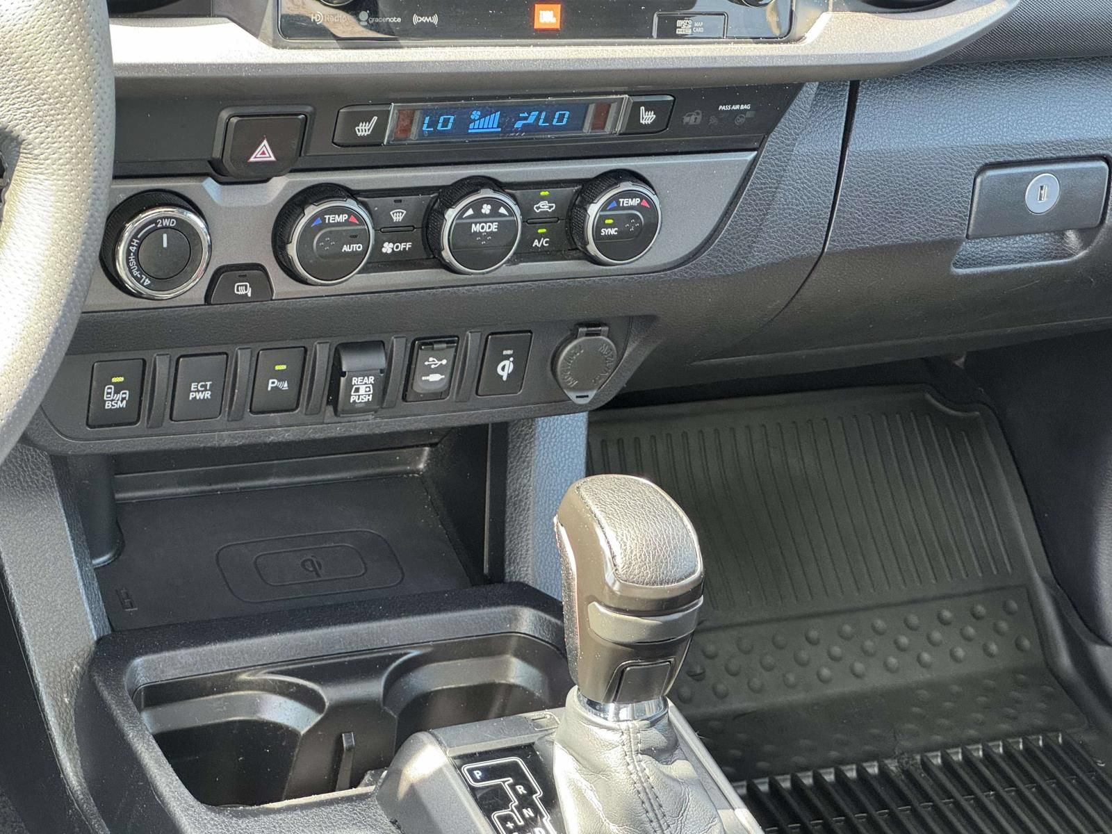 Used 2019 Toyota Tacoma TRD Sport AWD/4WD image 4