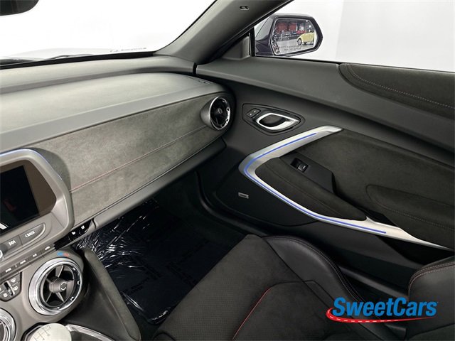 Used 2022 Chevrolet Camaro ZL1 image 31