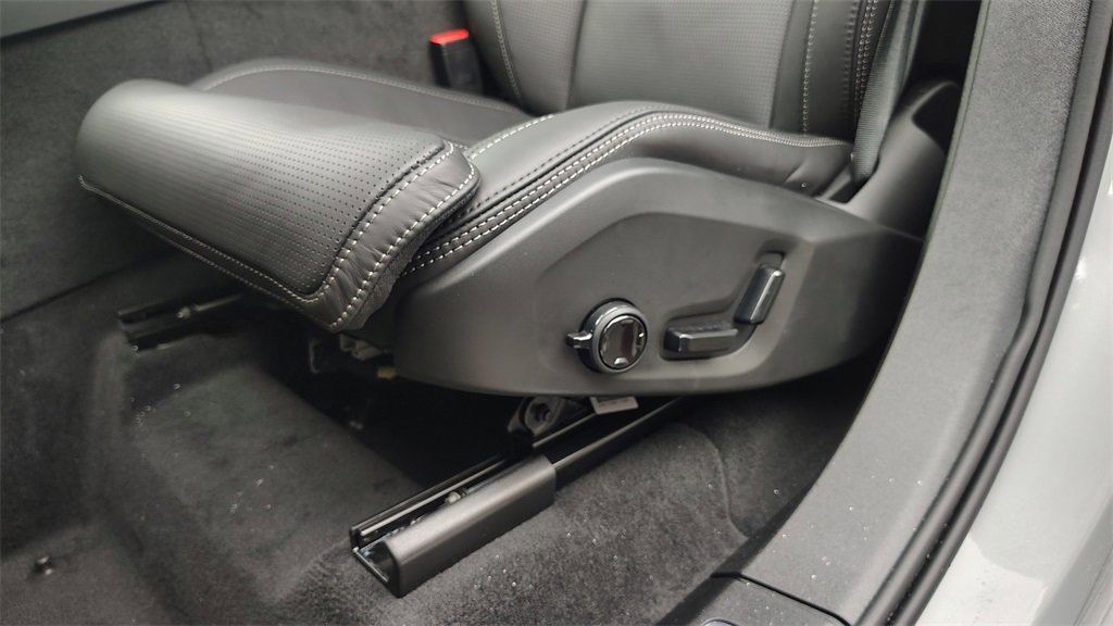 New 2026 Volvo XC90 B6 Ultra image 11