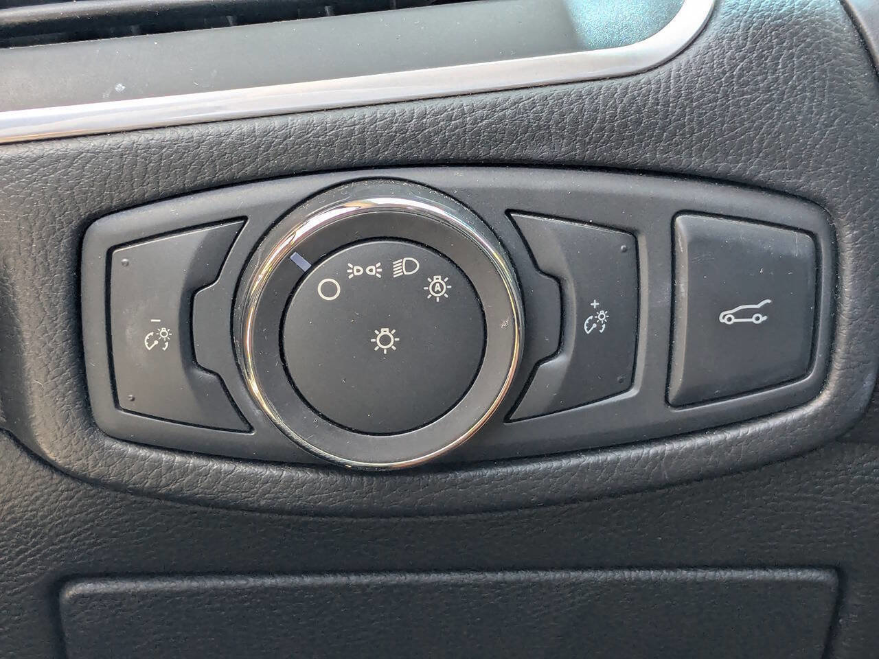 Used 2016 Ford Edge Titanium image 34