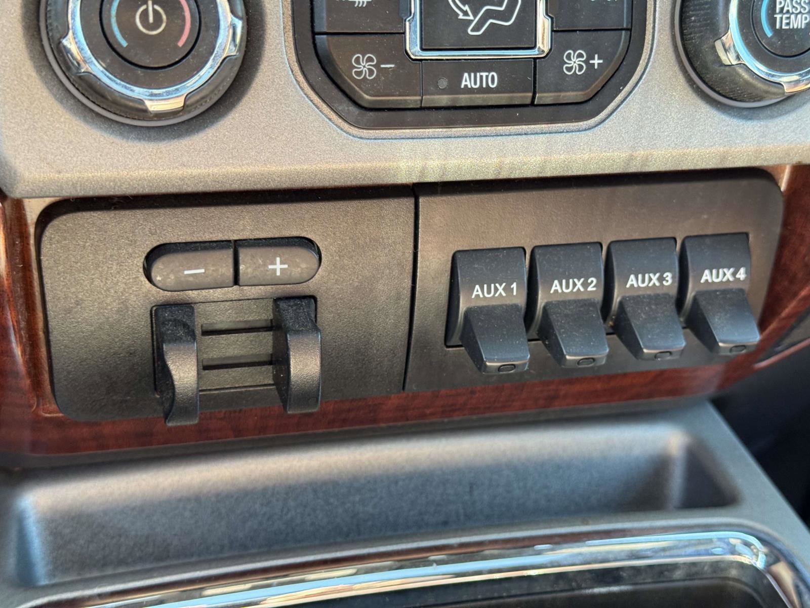 Used 2014 Ford F350 King Ranch w/ FX4 Off-Road Package AWD/4WD image 30