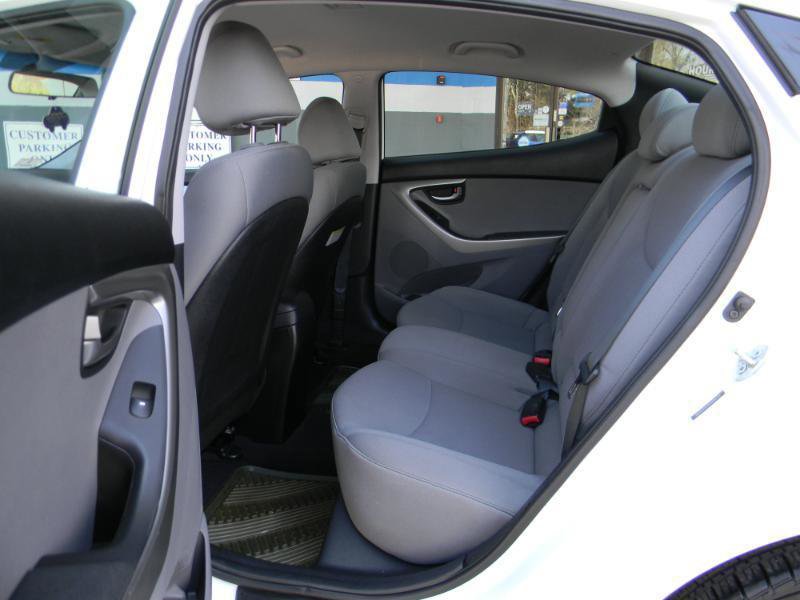 Used 2013 Hyundai Elantra GLS FWD image 12