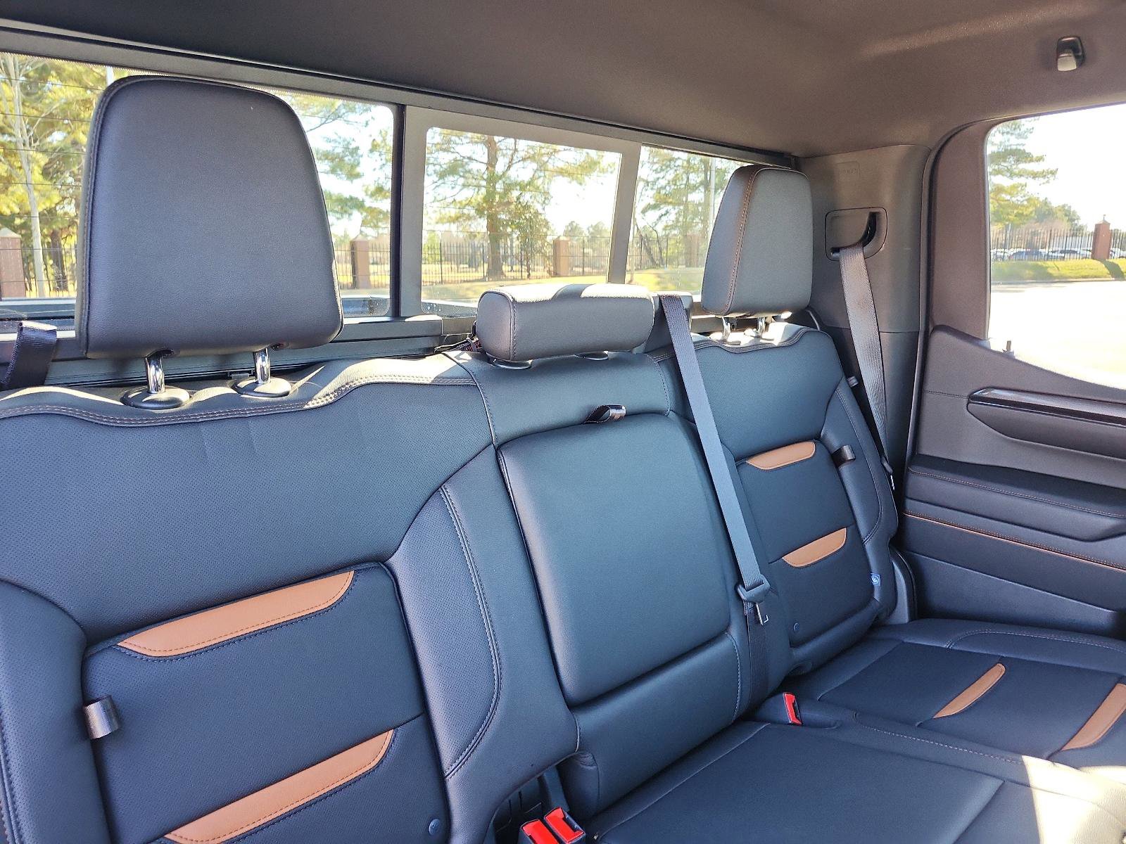 Used 2024 GMC Sierra 1500 AT4 w/ Technology Package image 9