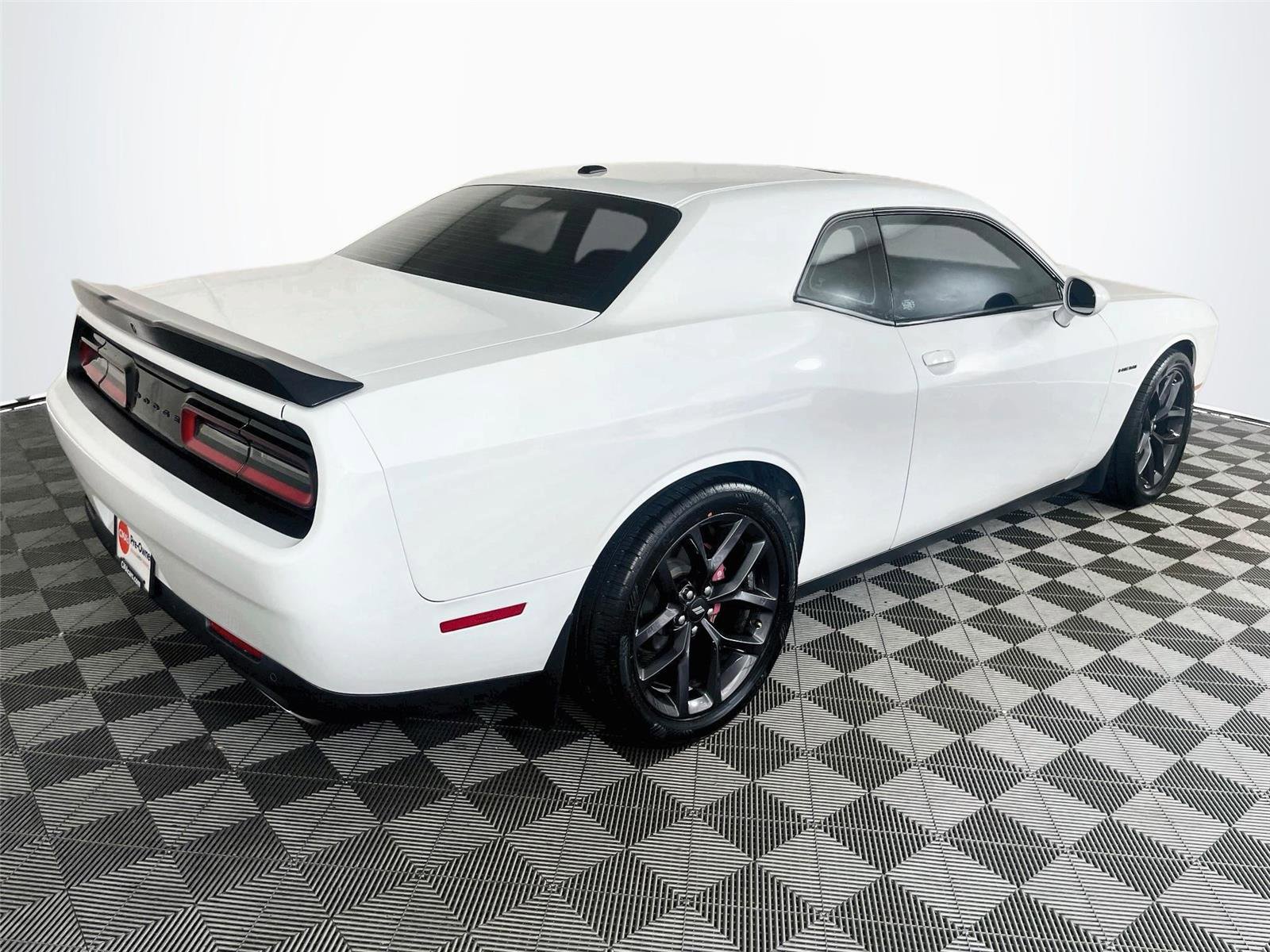 Used 2020 Dodge Challenger R/T w/ Driver Convenience Group RWD image 9
