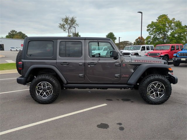 Used 2024 Jeep Wrangler Unlimited Rubicon w/ Technology Group image 3