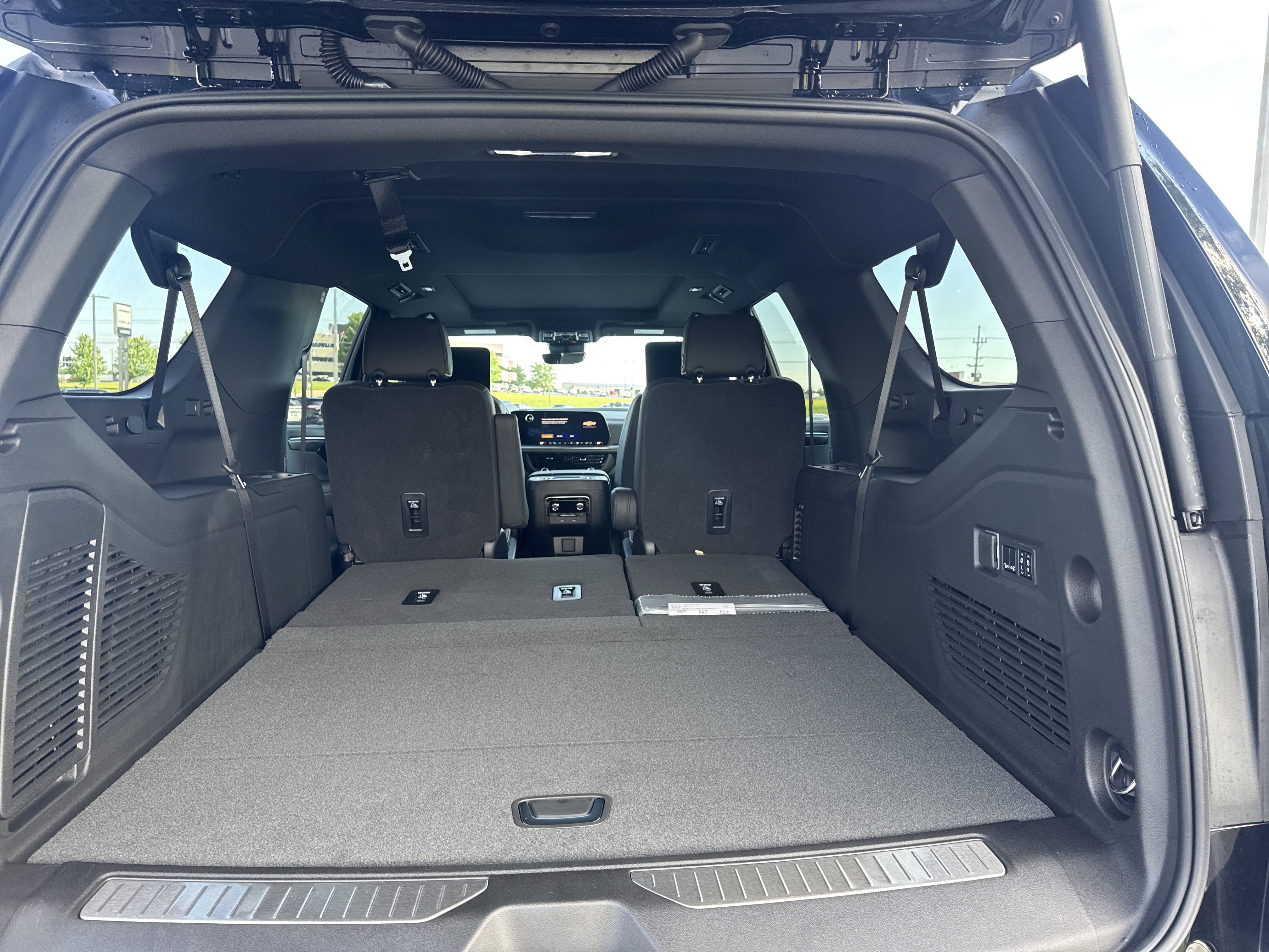 New 2026 Chevrolet Suburban Premier AWD/4WD image 29