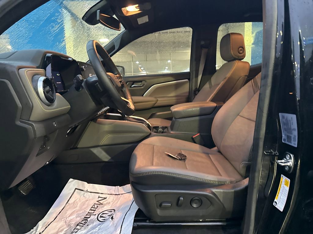 Used 2024 Chevrolet Colorado ZR2 w/ ZR2 Convenience Package III image 9