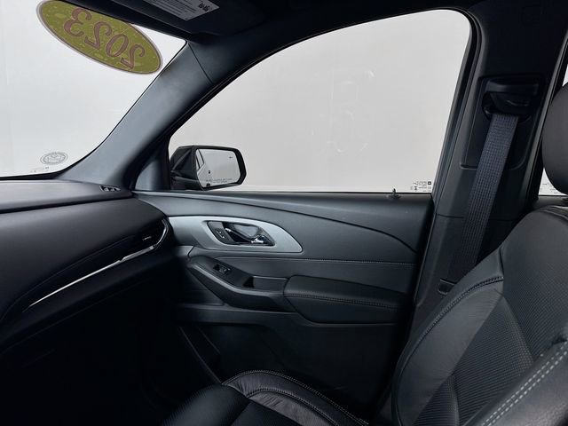 Used 2023 Chevrolet Traverse LT image 24