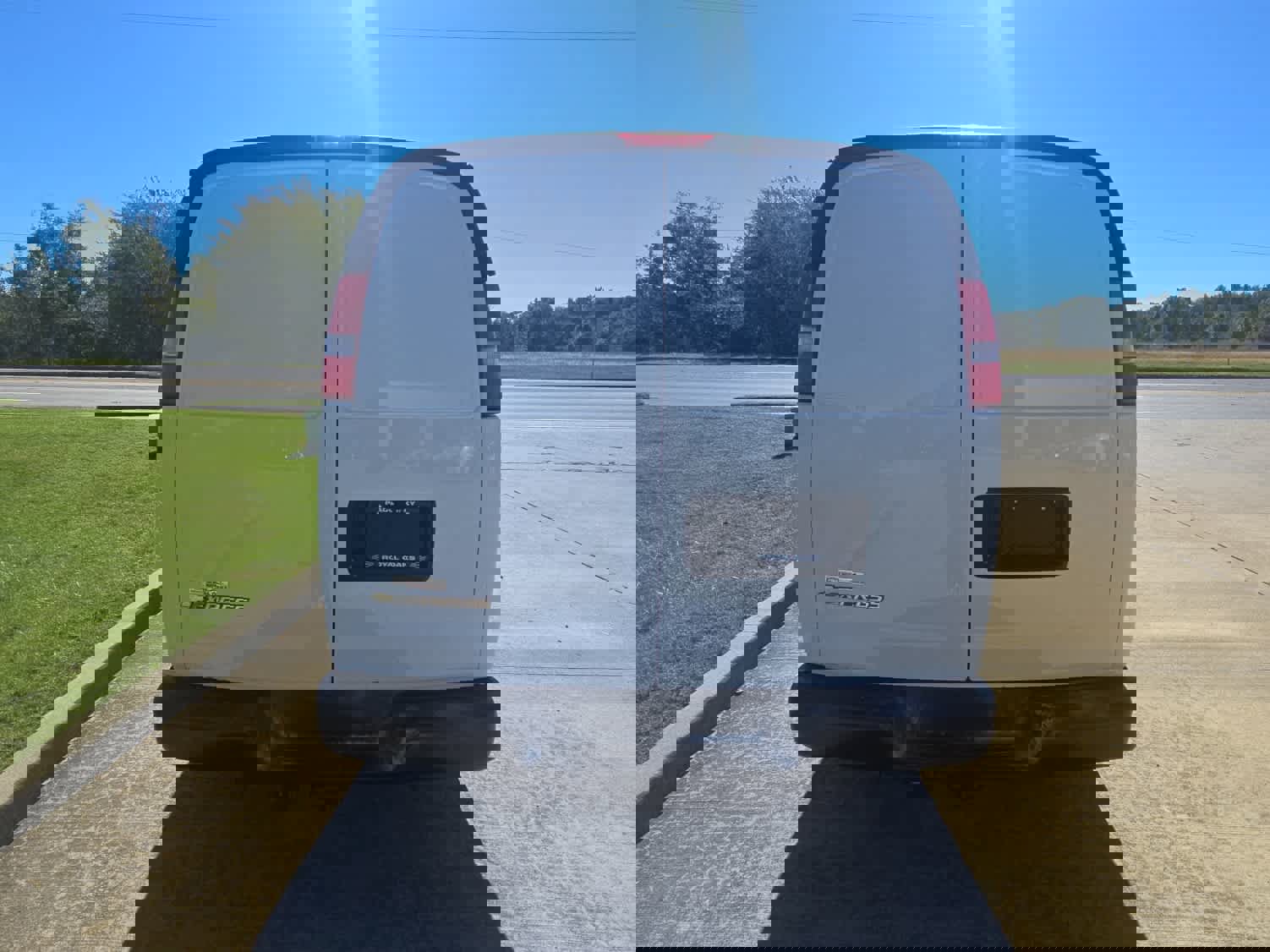 Used 2020 Chevrolet Express 2500 w/ Communications Package image 7