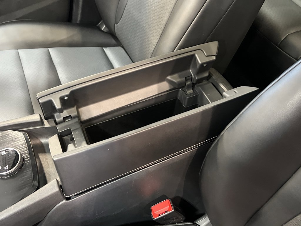 Used 2023 Nissan Rogue SV w/ SV Premium B Package image 16