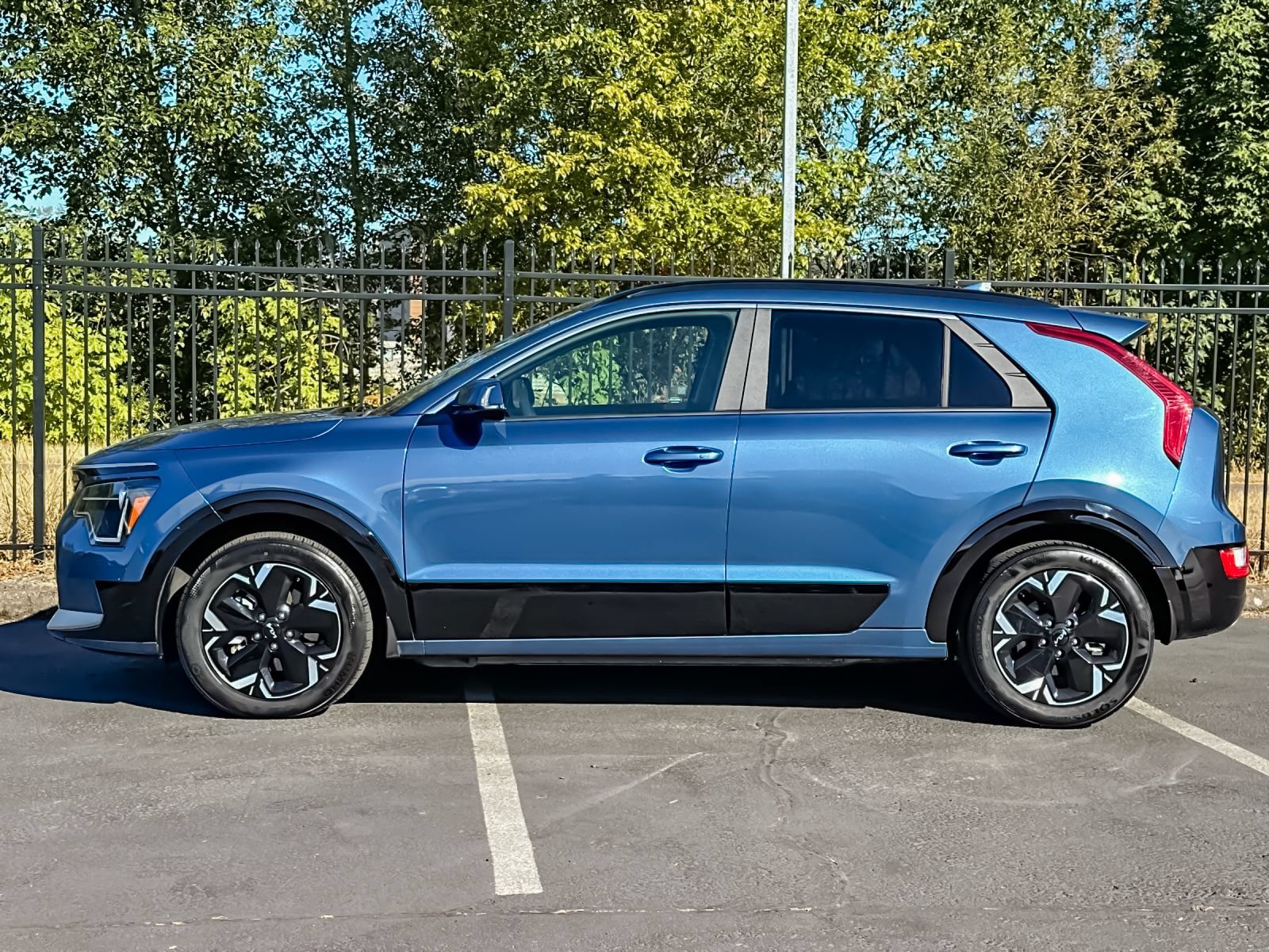 Used 2023 Kia Niro Wind w/ Wind Preserve Package FWD image 7