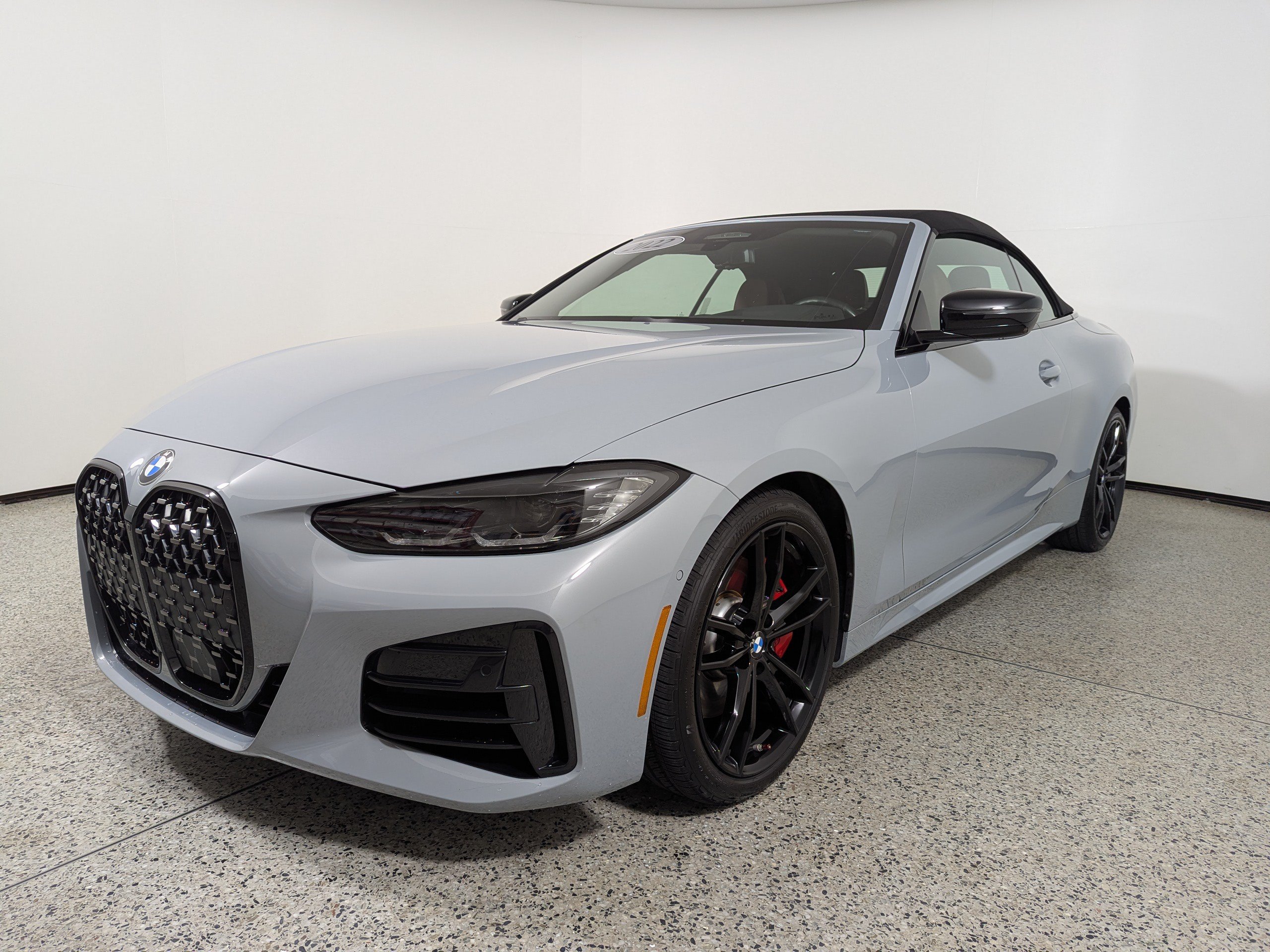 Used 2022 BMW M440i Convertible RWD image 3