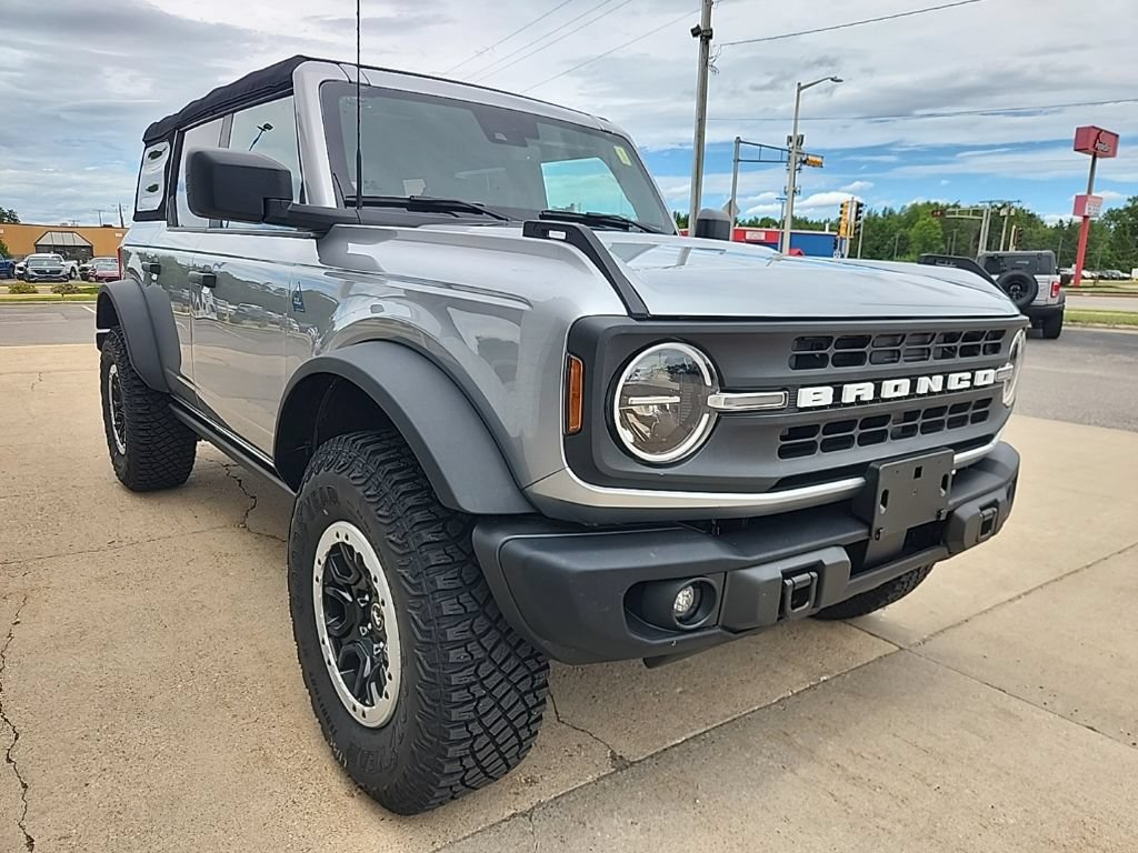 Used 2024 Ford Bronco Black Diamond w/ Sasquatch Package AWD/4WD image 2