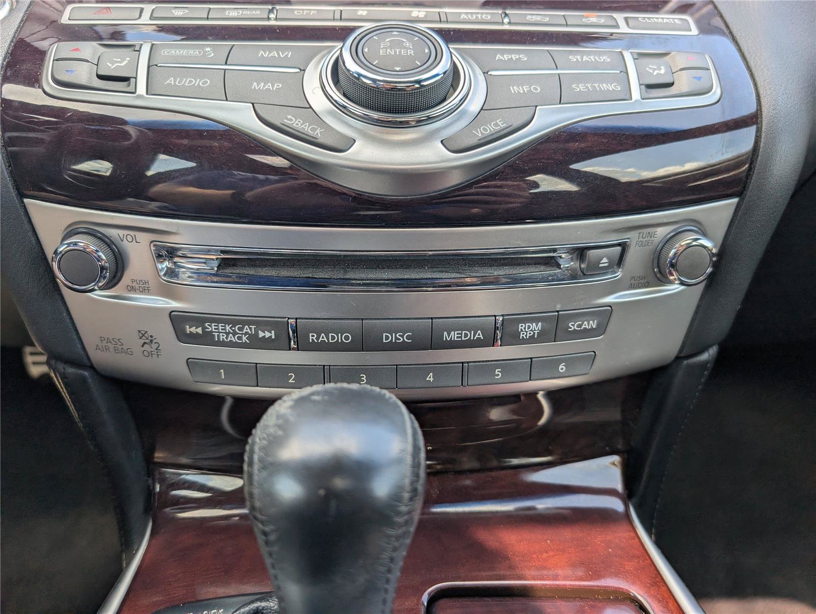 Used 2019 INFINITI Q70 Luxe w/ Sport Package RWD image 18