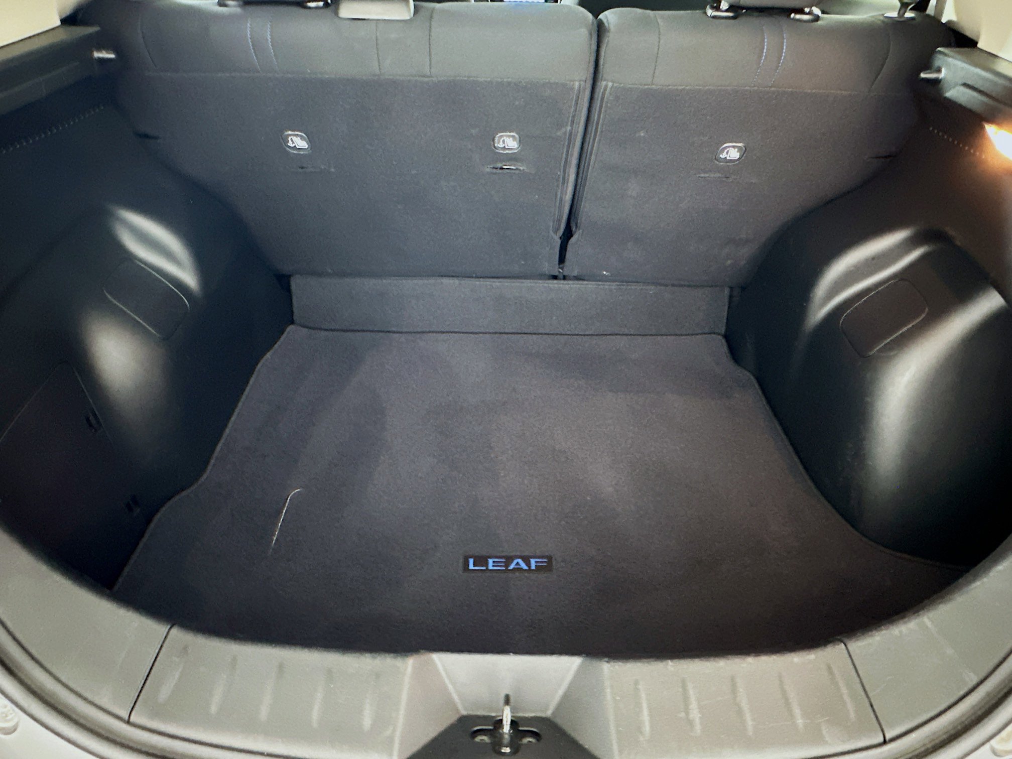 Used 2019 Nissan Leaf SV w/ Protection Package image 31