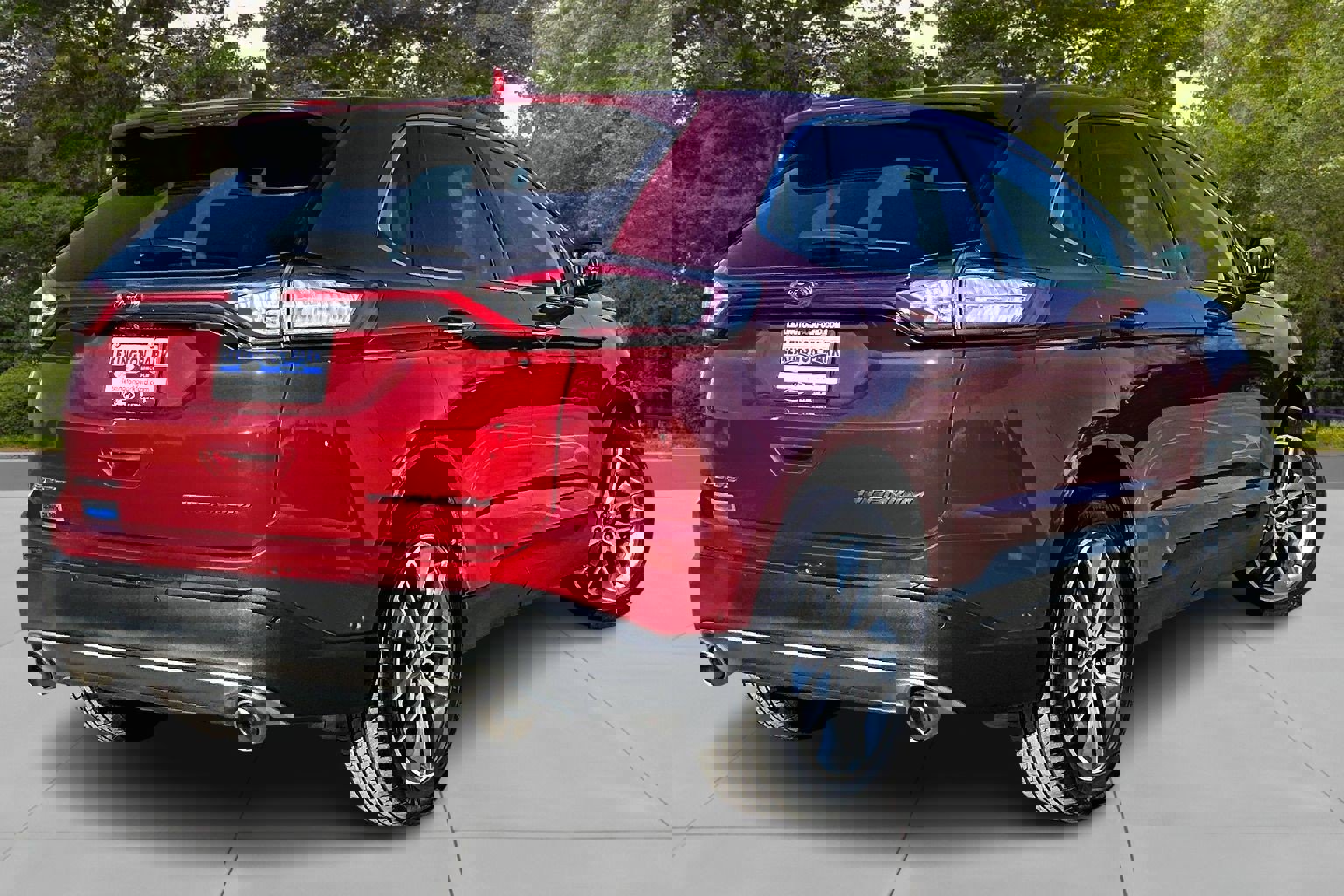 Used 2016 Ford Edge Titanium w/ Equipment Group 302A image 5