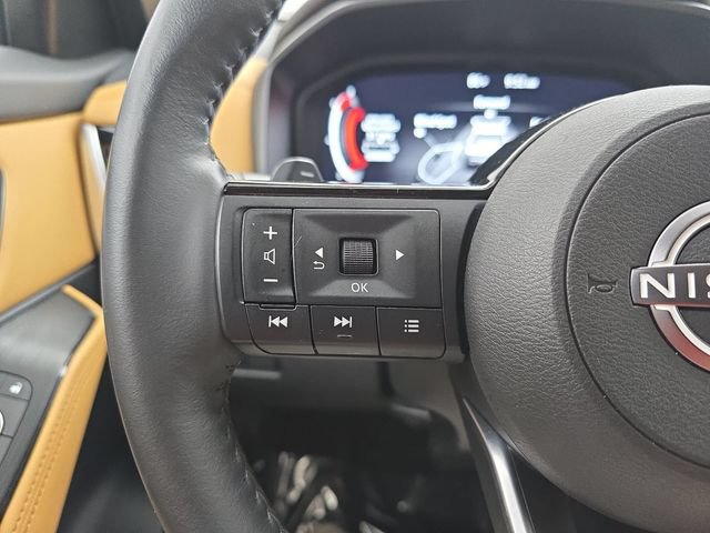Used 2023 Nissan Rogue Platinum FWD image 17