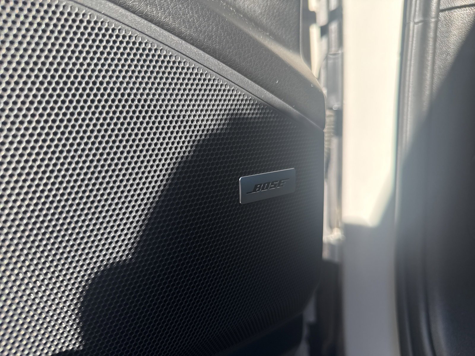 Used 2022 Porsche Cayenne Base image 28