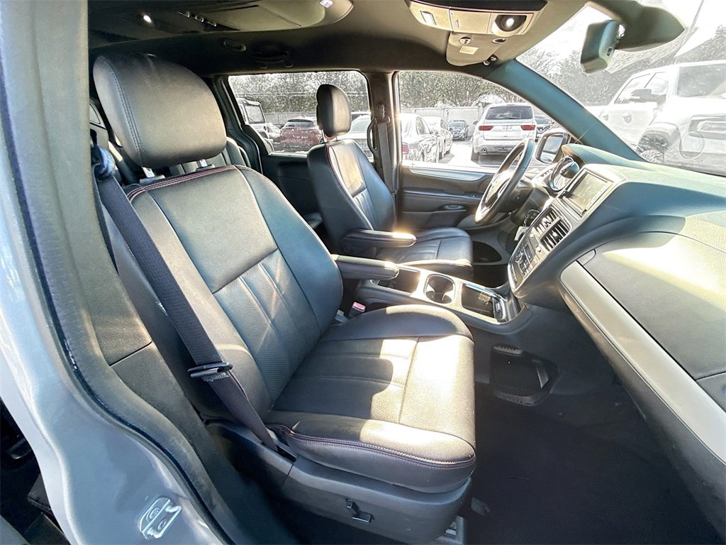 Used 2019 Dodge Grand Caravan GT image 32