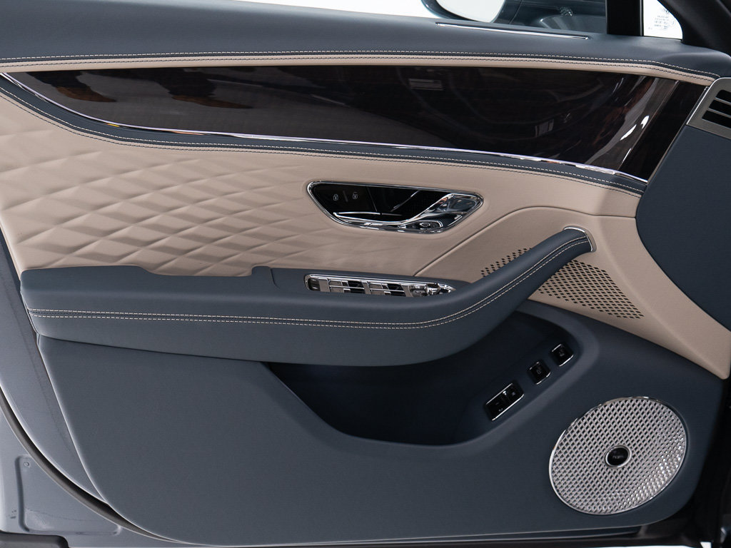 Certified 2026 Bentley Flying Spur Azure AWD/4WD image 11