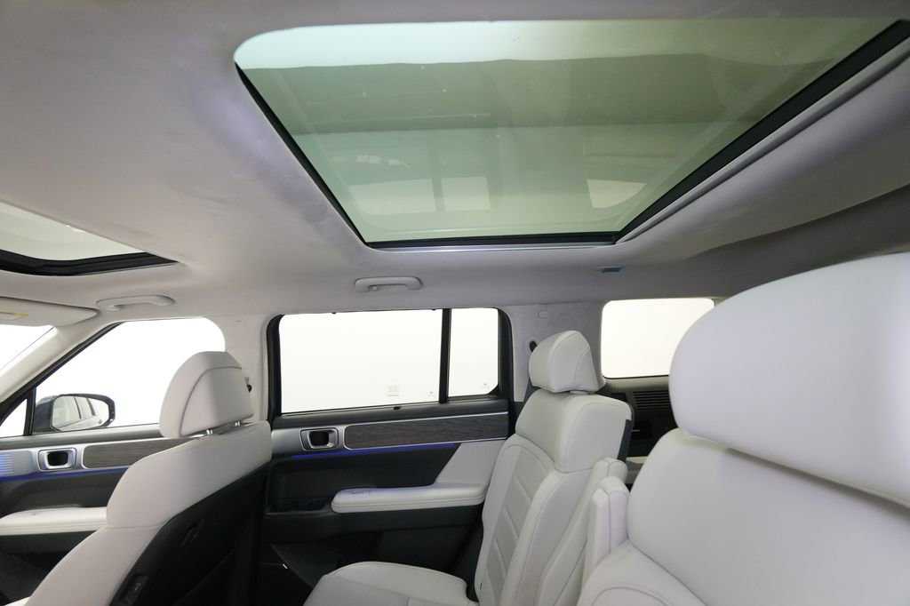 Used 2025 Hyundai Santa Fe Calligraphy image 30