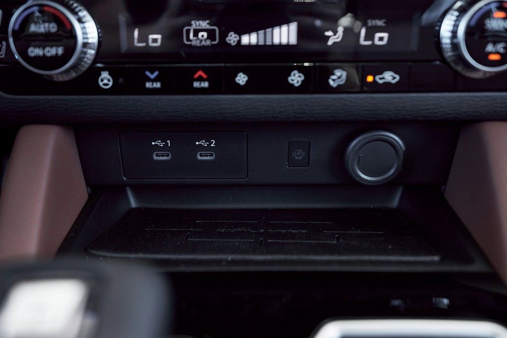 Used 2025 Mitsubishi Outlander SEL FWD image 47