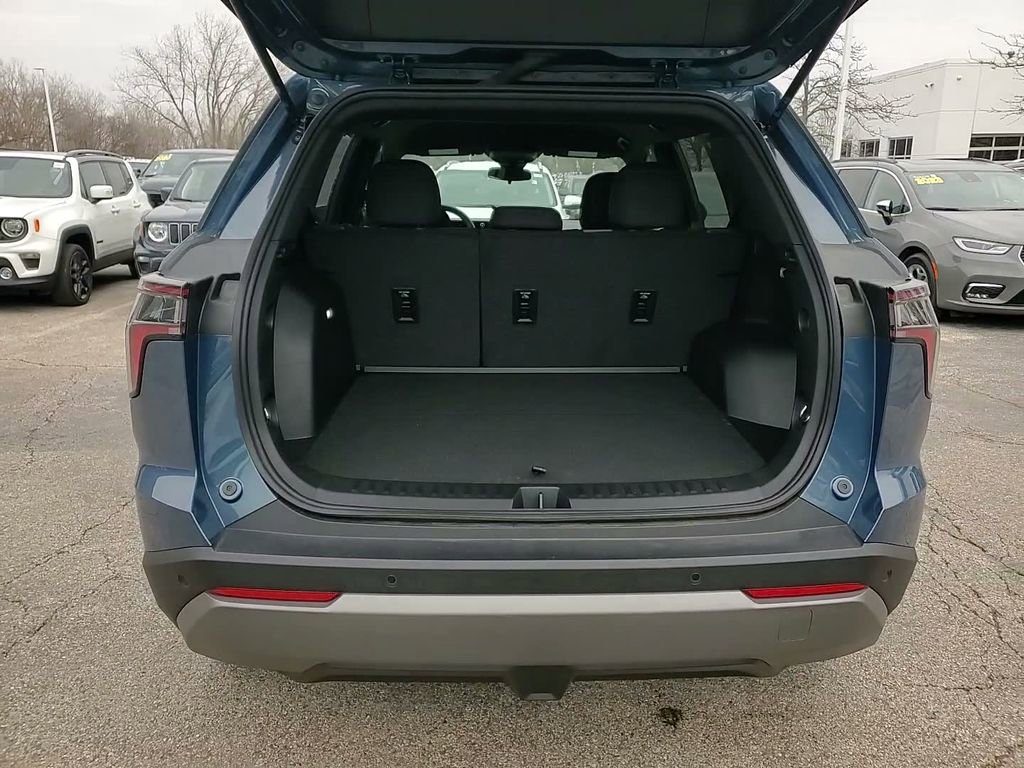 Used 2026 Chevrolet Equinox LT image 9