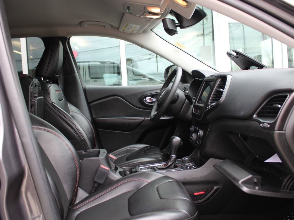 Used 2021 Jeep Cherokee Trailhawk image 23