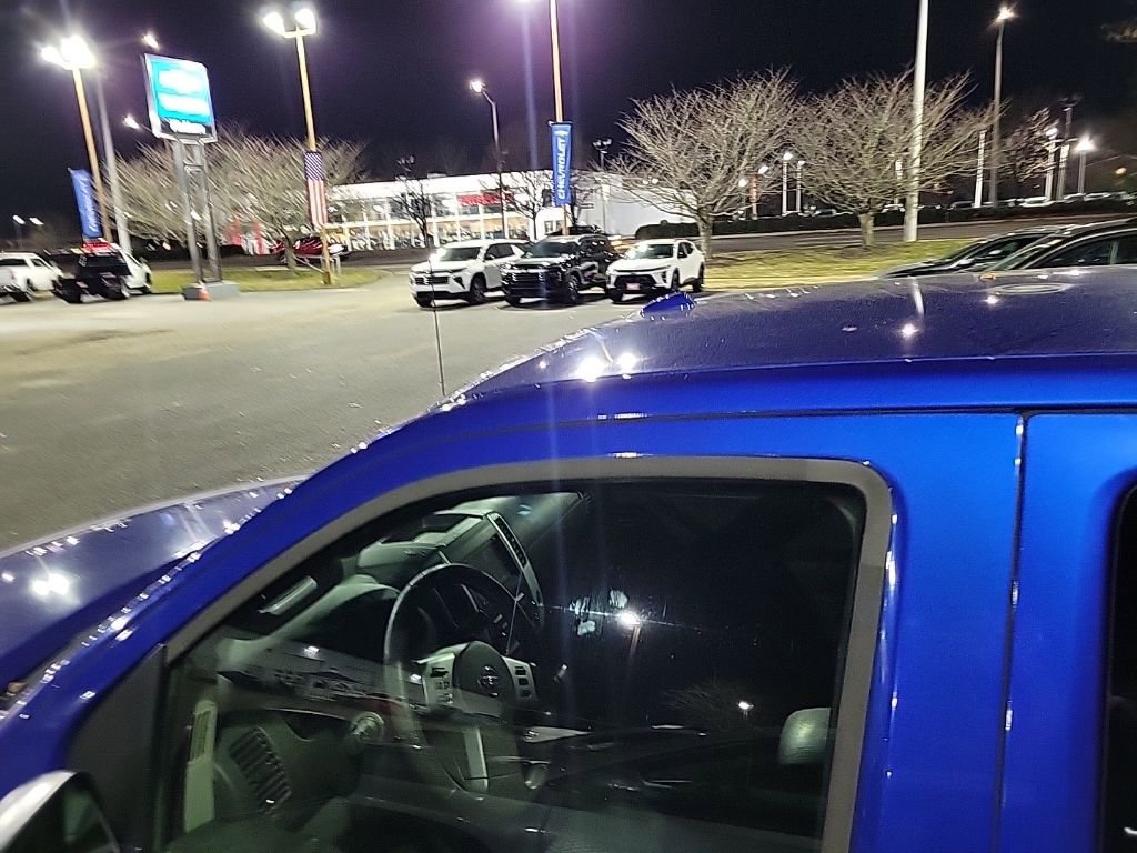 Used 2015 Nissan Frontier SV image 19