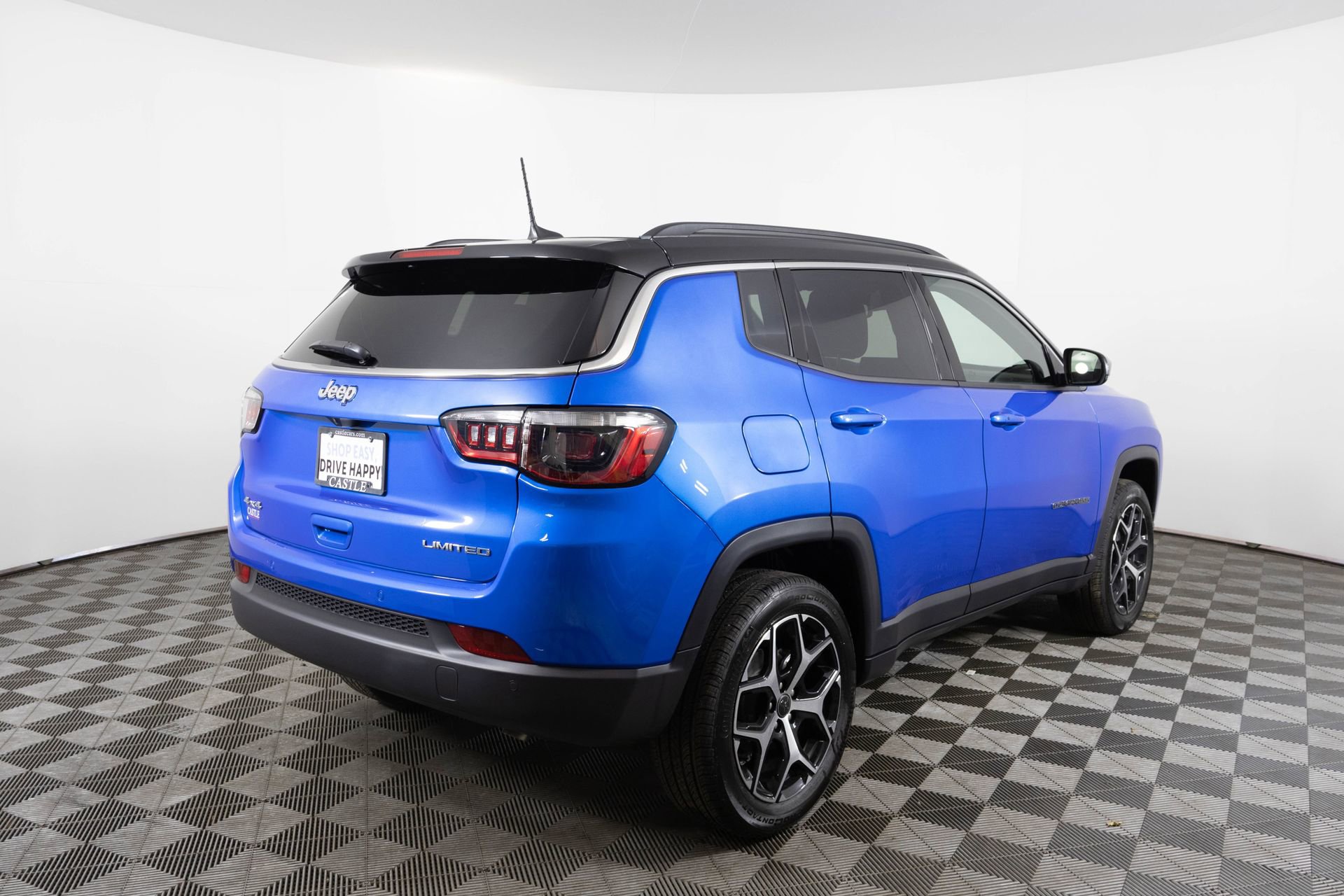 New 2026 Jeep Compass Limited image 9