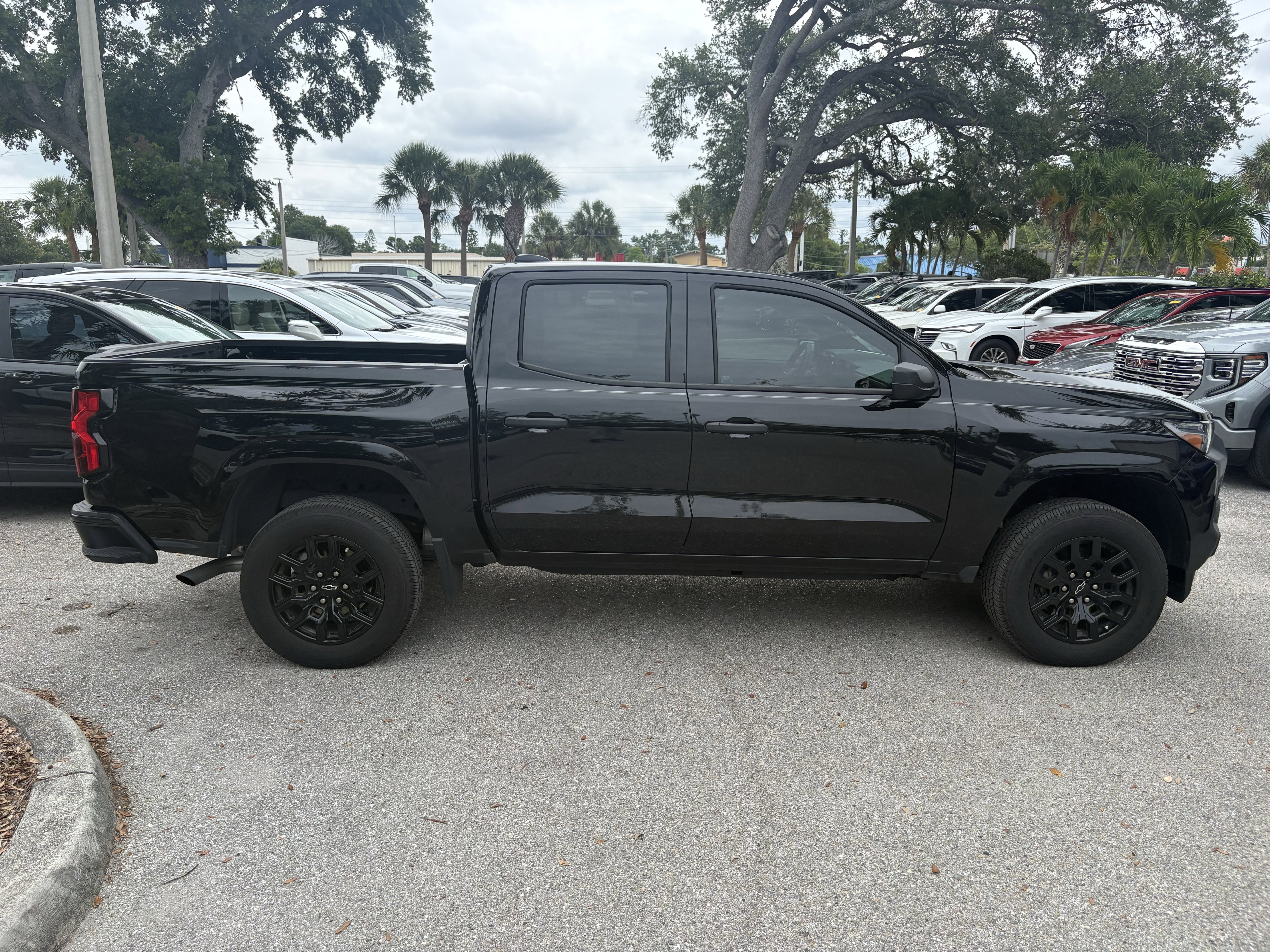 Used 2025 Chevrolet Colorado W/T w/ WT Custom Package RWD image 8
