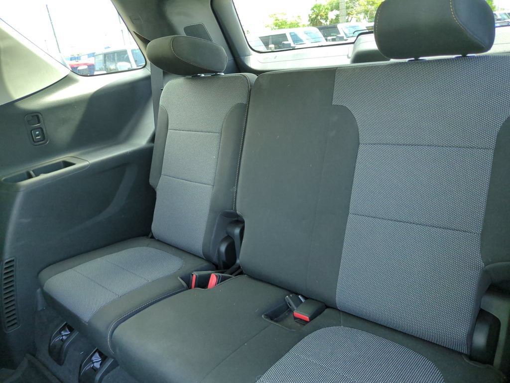 Used 2020 Chevrolet Traverse LT FWD image 21