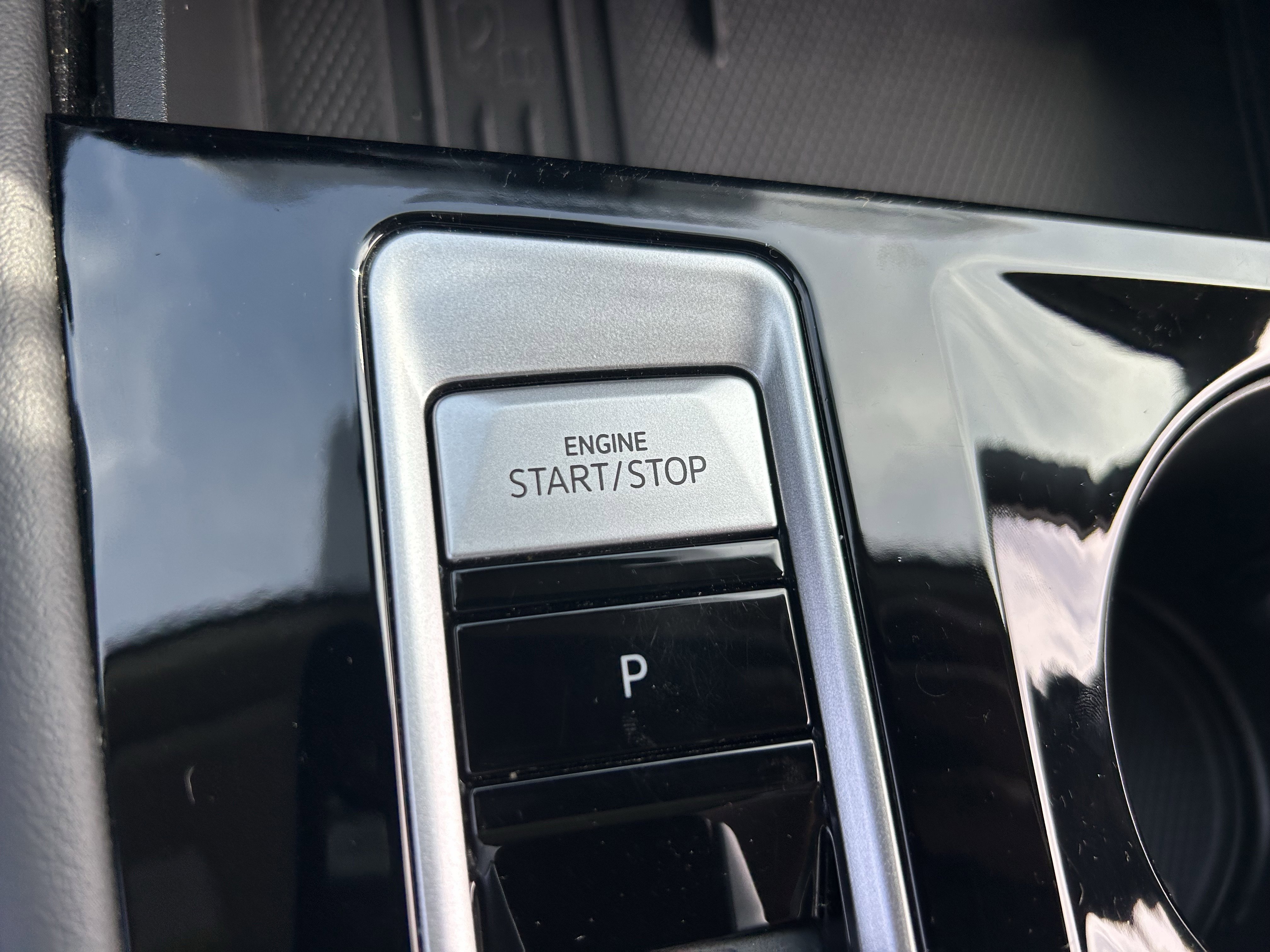 Certified 2025 Volkswagen Atlas Peak Edition SE AWD/4WD image 16