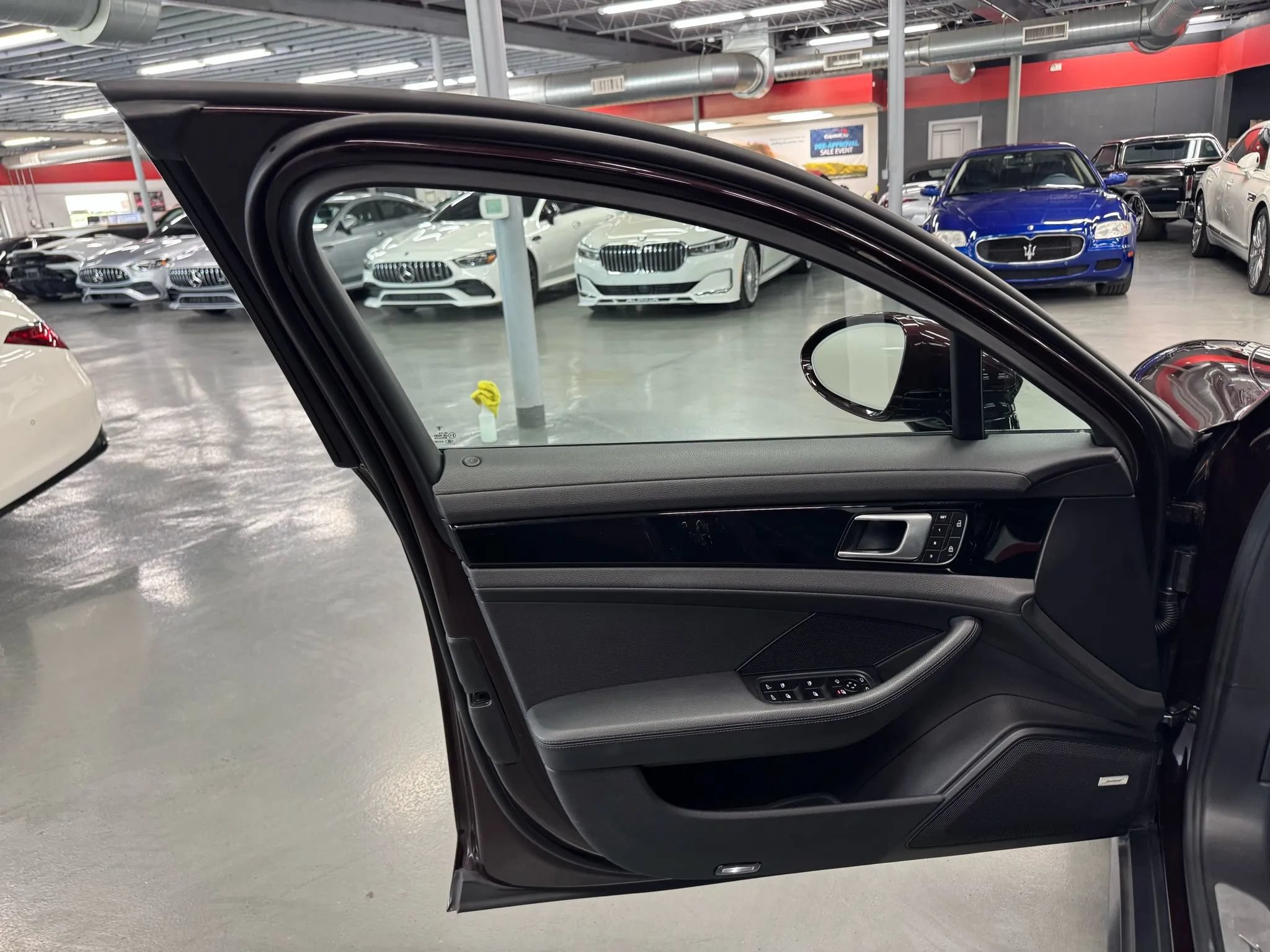 Used 2022 Porsche Panamera 4 AWD/4WD image 24